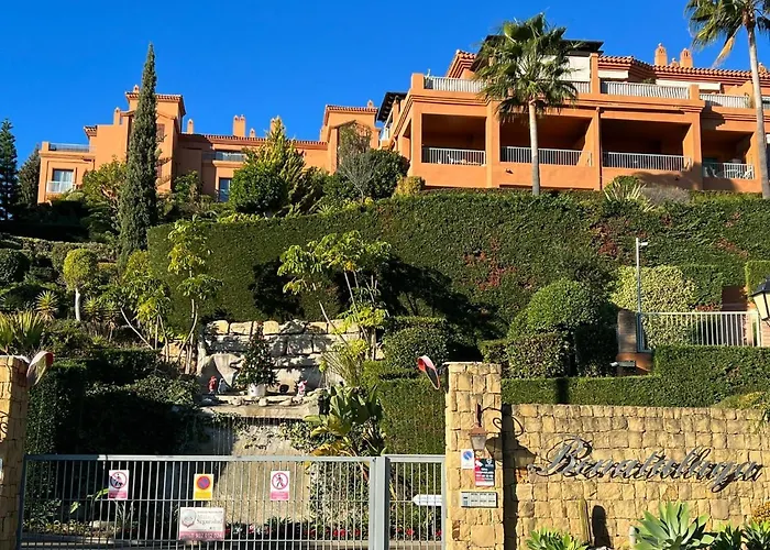 מלון Benatalaya *