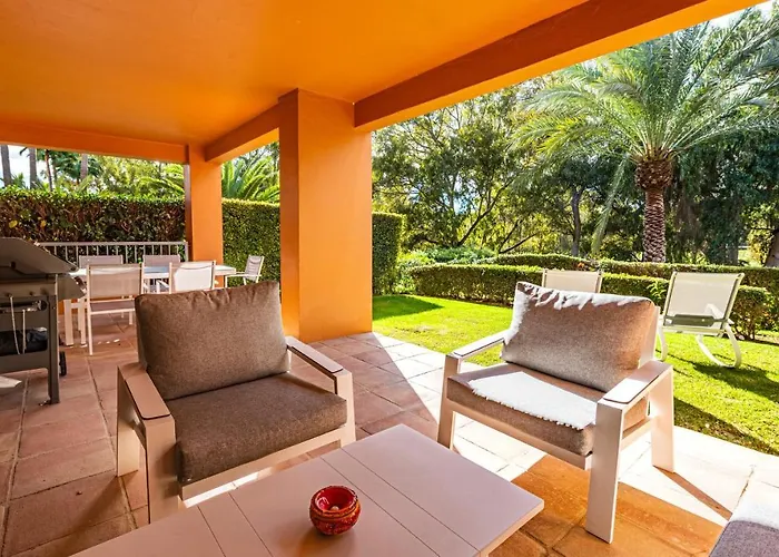 מלון Benatalaya *